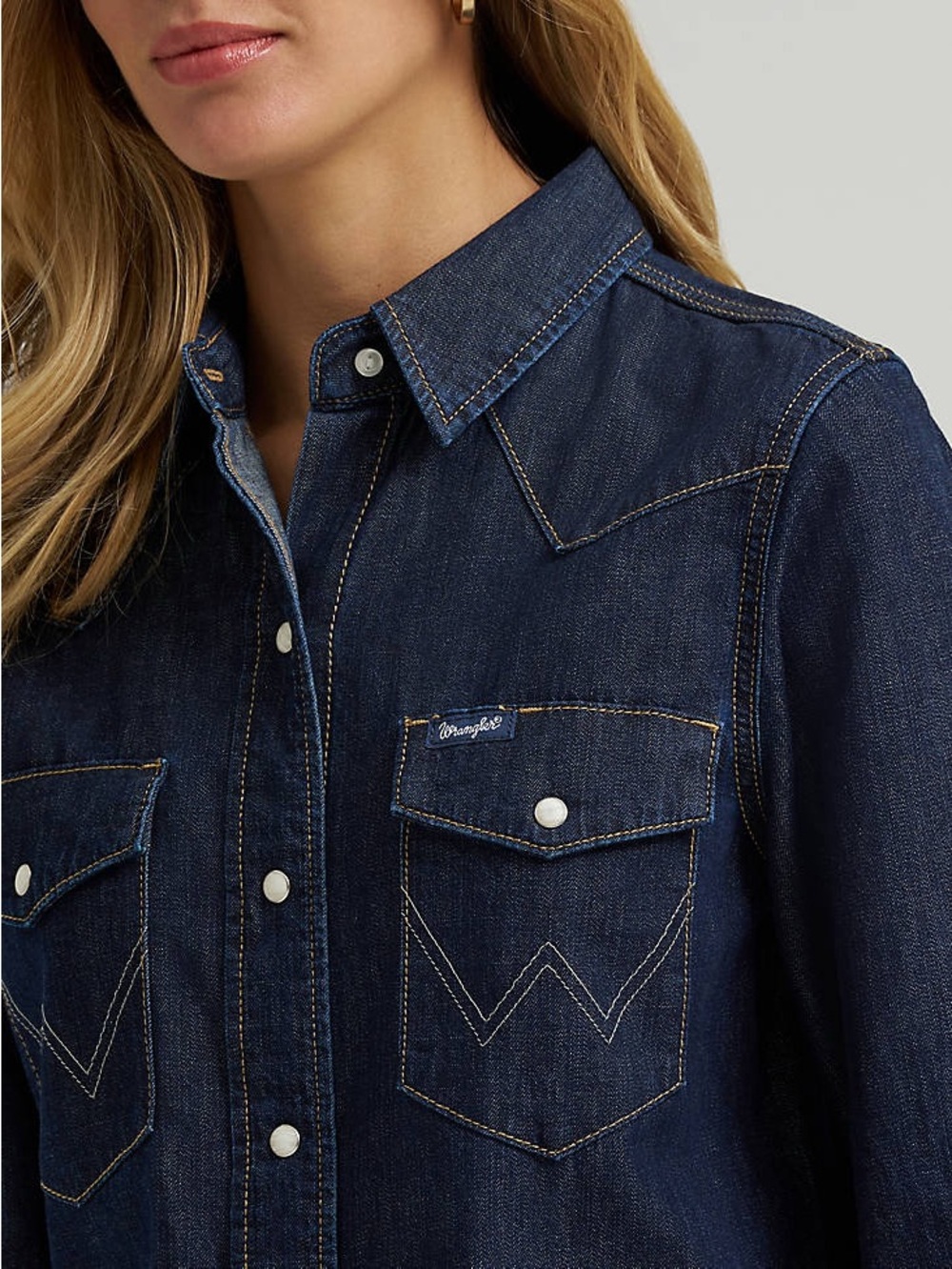 Wrangler Women’s Iconic Western Snap Button Blue Denim Cowgirl Shirt - Picture 4 of 9
